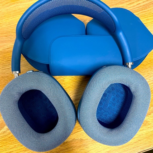 Apple Other - AirPod max headphones basically brand new